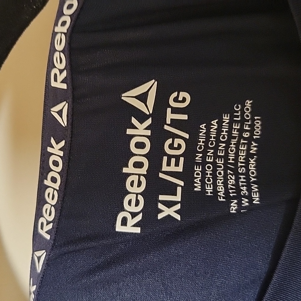 Men's Reebok Shirt - Picture 4 of 4